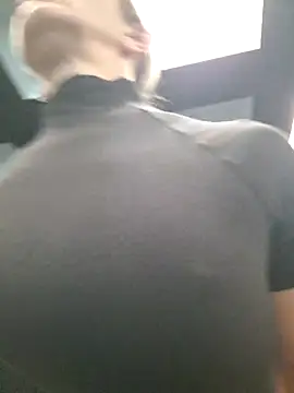 Miss    Mia  online show from April 2026 08:09:02 AM