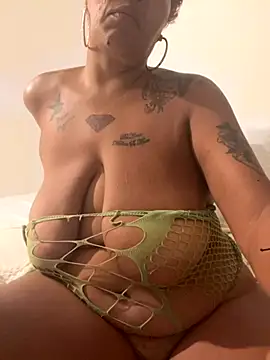 Snapshot of Exotickittykatt chatting on September 2025 12:43:01 AM Exotickittykatt online show from September 2025 12:43:01 AM