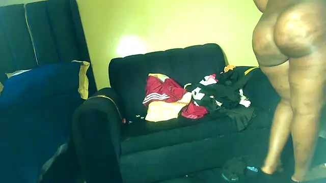 Mila Melanie online show from April 2026 01:42:02 PM