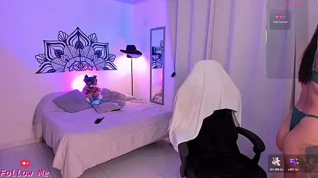 LouaneBourVip online show from April 2026 09:56:01 PM