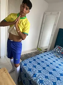 Leonarrrd 01 online show from February 2025 06:30:01 PM