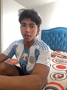 Leonarrrd 01 online show from October 2025 03:14:02 PM