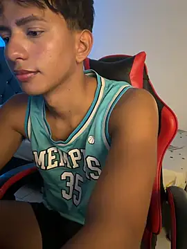 Leonarrrd 01 online show from February 2026 11:36:01 PM