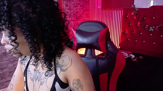 miahernadez303av online show from June 2026 03:40:01 AM