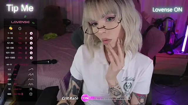 Snapshot of Kerry_Kirk chatting on October 2025 11:46:02 PM Kerry Kirk online show from October 2025 11:46:02 PM