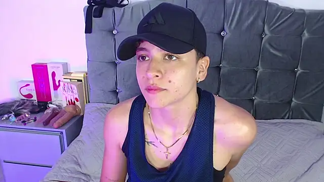 Snapshot of Antonella_Cruz02 chatting on June 2026 03:42:02 AM Antonella Cruz02 online show from June 2026 03:42:02 AM
