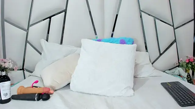  aurora18  online show from September 2025 03:11:01 AM