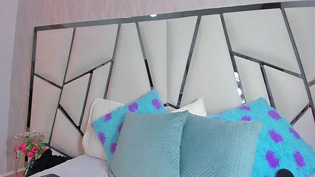  aurora18  online show from April 2026 03:13:01 AM