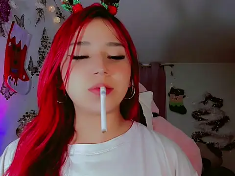 Snapshot of madisonx17 chatting on December 2024 07:04:01 AM madisonx17 online show from December 2024 07:04:01 AM