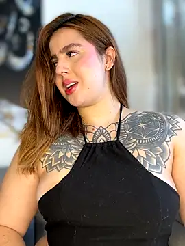 Snapshot of ValerieHilton chatting on October 2025 09:26:02 PM ValerieHilton online show from October 2025 09:26:02 PM