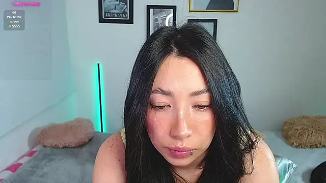 lilyy evanss online show from March 2025 11:14:02 PM