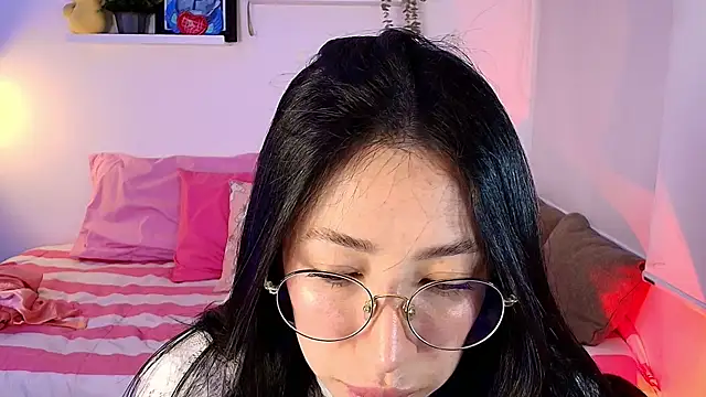 lilyy evanss online show from March 2026 11:10:01 PM