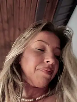 Snapshot of SonyaD_ chatting on February 2025 05:45:02 AM SonyaD online show from February 2025 05:45:02 AM