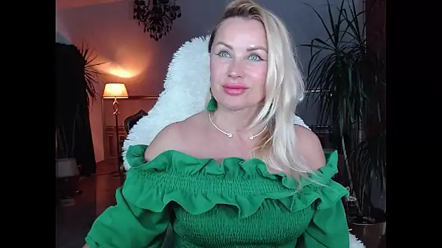 Snapshot of eyesangel22 chatting on December 2024 11:41:02 AM eyesangel22 online show from December 2024 11:41:02 AM