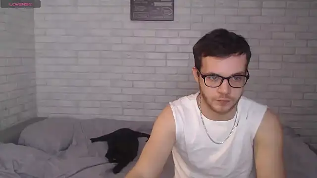 Fuckyoursecretary69 online show from December 2024 10:45:02 AM