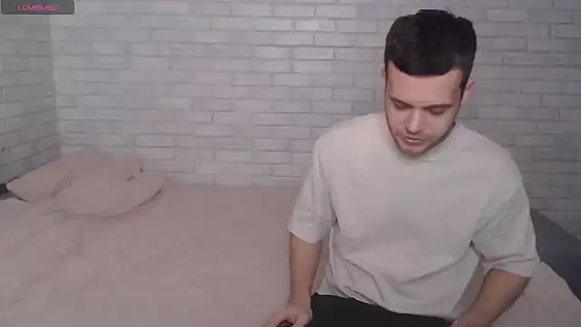 Fuckyoursecretary69 online show from December 2024 10:28:02 AM