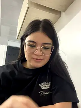 CamilaSofiia online show from October 2025 04:38:02 PM