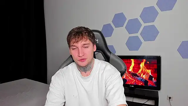 Chris Tyson online show from October 2025 04:07:02 PM