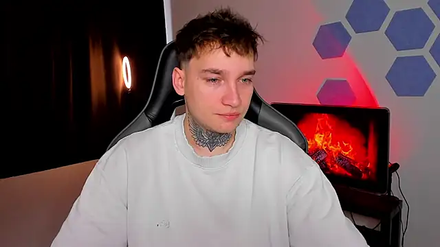 Chris Tyson online show from November 2025 06:57:02 AM