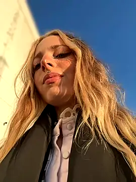 LoraaDoll online show from October 2025 02:24:02 PM