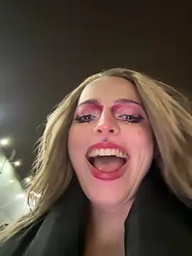 LoraaDoll online show from November 2025 03:25:01 PM