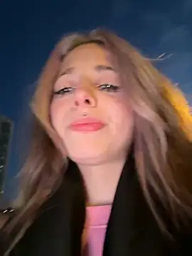 LoraaDoll online show from December 2025 01:52:02 PM