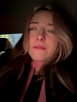 LoraaDoll online show from December 2025 01:26:01 PM