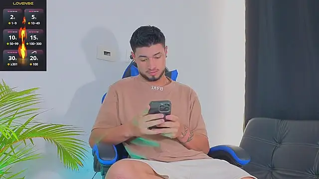 EdwardRoss  online show from October 2025 08:03:02 PM