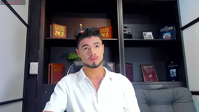 EdwardRoss  online show from November 2025 05:36:02 PM