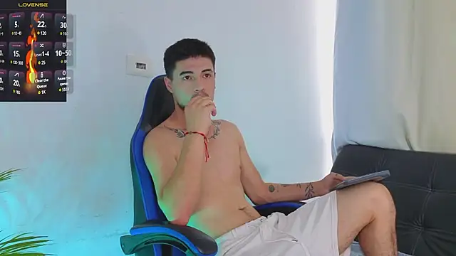 EdwardRoss  online show from February 2026 08:48:02 PM