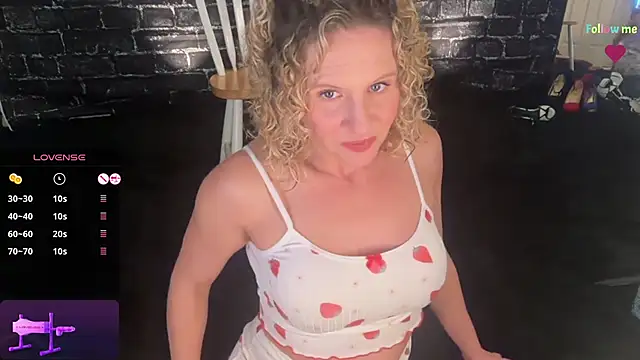 AmberJade AmJ online show from November 2025 01:05:02 AM