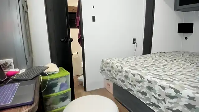 Persiasparadise online show from December 2025 01:46:02 AM