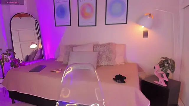 Arianabromw online show from April 2026 06:46:01 PM