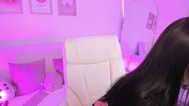 Steff London online show from February 2025 07:46:01 PM