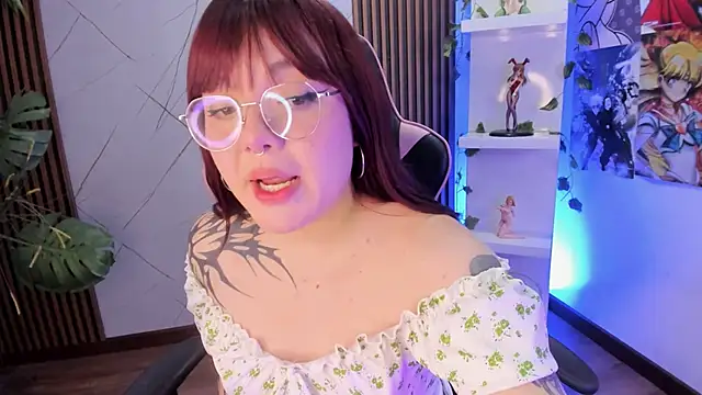 Snapshot of Fluffy_Bubble21 chatting on February 2025 07:15:01 AM Fluffy Bubble21 online show from February 2025 07:15:01 AM