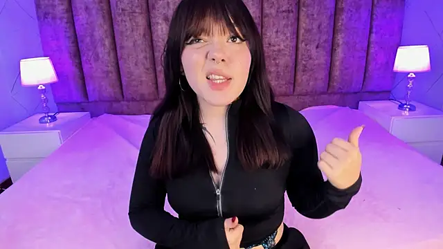 Snapshot of Fluffy_Bubble21 chatting on March 2025 10:21:02 AM Fluffy Bubble21 online show from March 2025 10:21:02 AM