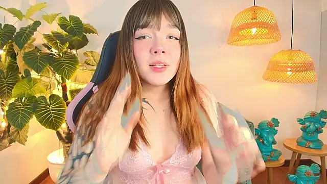 Fluffy Bubble21 online show from April 2026 04:28:01 AM