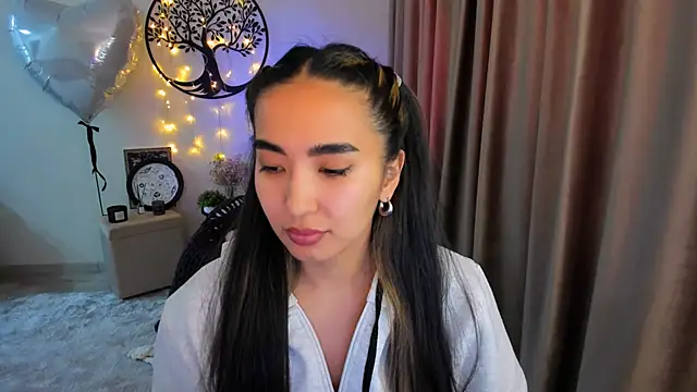 worldofkim online show from April 2026 10:32:01 AM