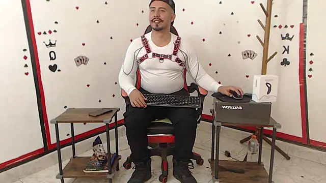 Snapshot of KalethBigDick chatting on January 2025 01:21:02 PM KalethBigDick online show from January 2025 01:21:02 PM
