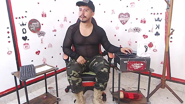 Snapshot of KalethBigDick chatting on February 2025 07:38:01 PM KalethBigDick online show from February 2025 07:38:01 PM