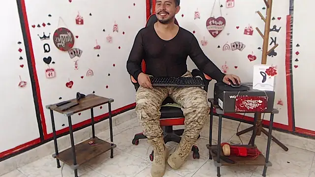 Snapshot of KalethBigDick chatting on February 2025 04:07:01 AM KalethBigDick online show from February 2025 04:07:01 AM