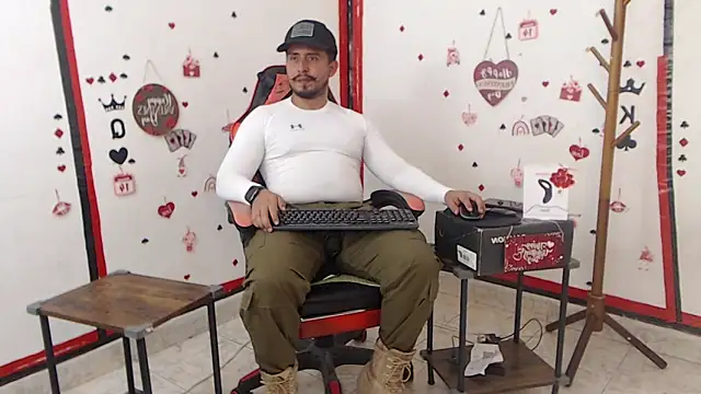 Snapshot of KalethBigDick chatting on February 2025 05:20:02 PM KalethBigDick online show from February 2025 05:20:02 PM