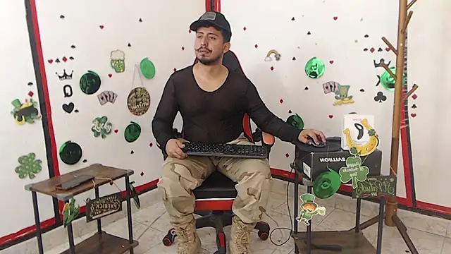 Snapshot of KalethBigDick chatting on March 2025 04:40:02 PM KalethBigDick online show from March 2025 04:40:02 PM