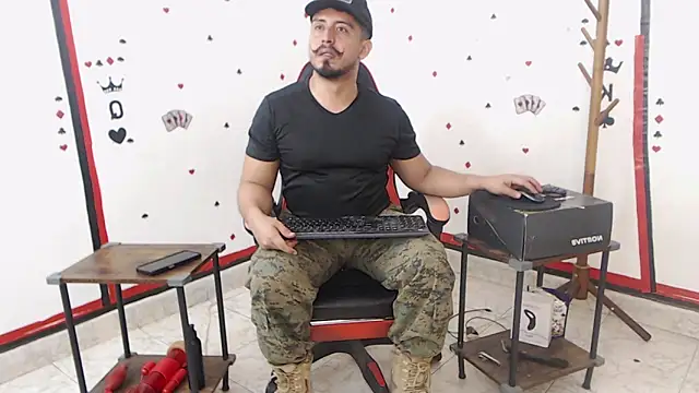 Snapshot of KalethBigDick chatting on September 2025 09:43:02 AM KalethBigDick online show from September 2025 09:43:02 AM