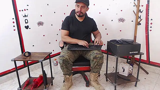 Snapshot of KalethBigDick chatting on September 2025 11:05:02 PM KalethBigDick online show from September 2025 11:05:02 PM