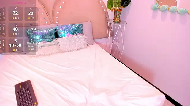 Snapshot of Miia_Thompsonn chatting on November 2025 03:29:02 AM Miia Thompsonn online show from November 2025 03:29:02 AM