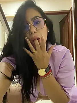 Snapshot of Miah_gomez_ chatting on February 2025 12:53:02 AM Miah gomez online show from February 2025 12:53:02 AM