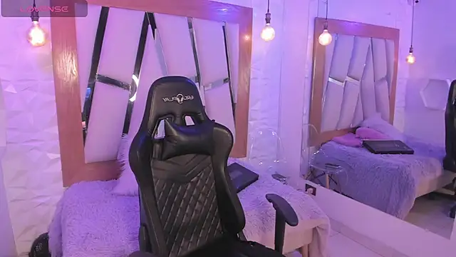 ary cooper  online show from November 2025 12:44:02 PM