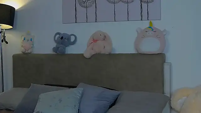 CassKiera online show from September 2025 05:01:02 AM