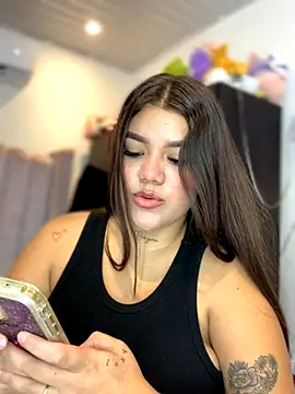 Michellesexxy online show from October 2025 07:37:01 PM